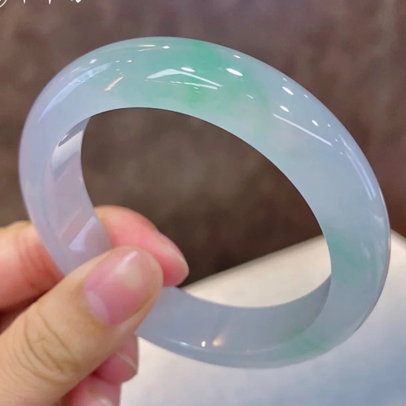 Natural bracelet, ice-like tex - Lighting review and price